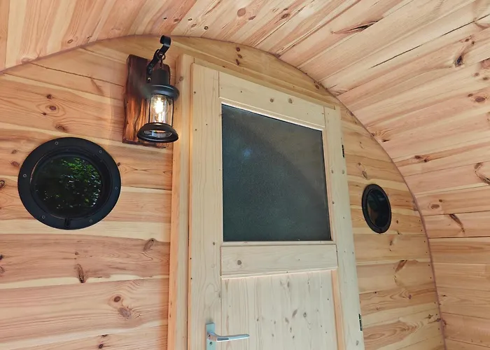 Hobbit Huette Am Bach Ohne Bettwaesche