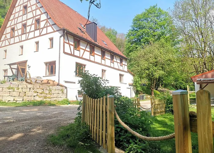 Camping Hobbit Huette Am Bach Ohne Bettwaesche