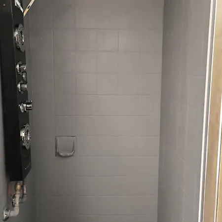 Hobbit Hütte Am Bach Ohne Bettwäsche Campingplatz *