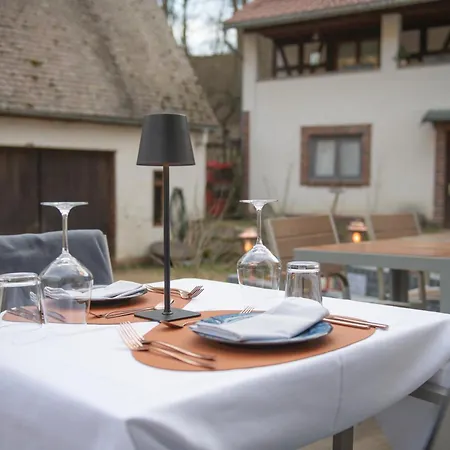 Campingplatz Hobbit Hütte Am Bach Ohne Bettwäsche *